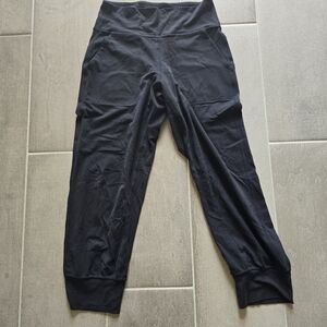 Lululemon short joggers, size 6
